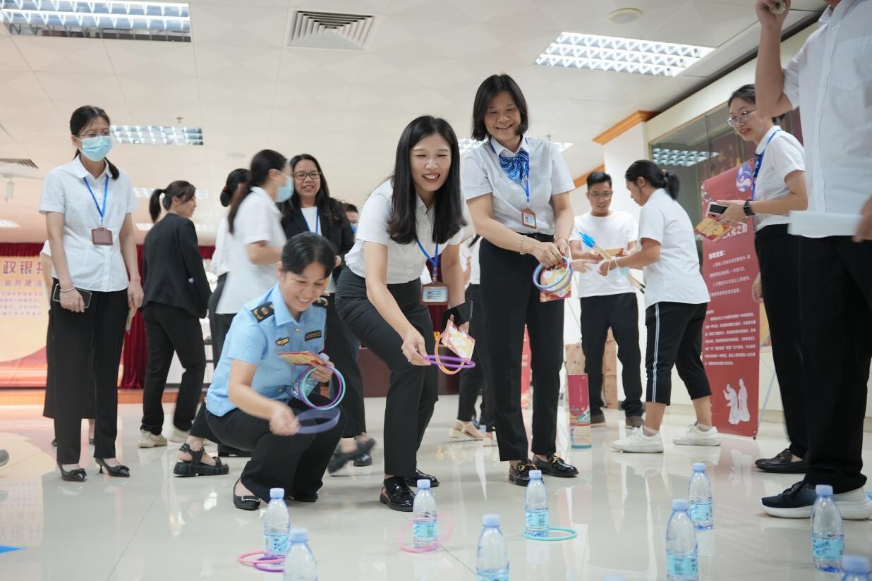 歡聚中秋佳節(jié) 政銀共譜未來--開平市政務(wù)服務(wù)數(shù)據(jù)管理局舉辦黨建、團(tuán)建、工會共建活動_6