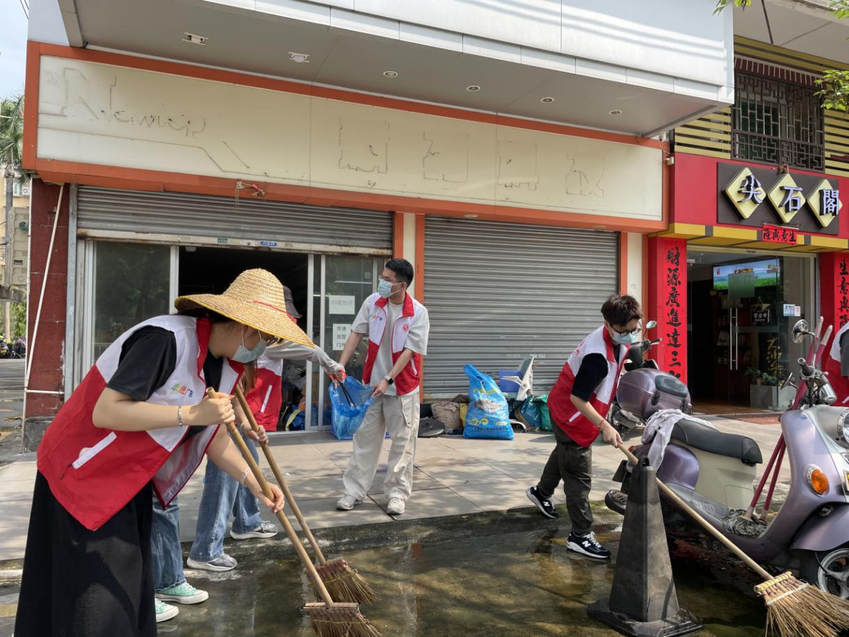 開平市財(cái)政局黨員干部亮身份、速行動(dòng)，防蚊滅蚊筑牢健康防線