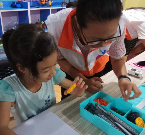 C:UsersadminDesktop20170802長沙街道東興社區(qū)開展創(chuàng)客親子課堂2_調(diào)整大小.jpg C:UsersadminDesktop20170802長沙街道東興社區(qū)開展創(chuàng)客親子課堂2_調(diào)整大小.jpg