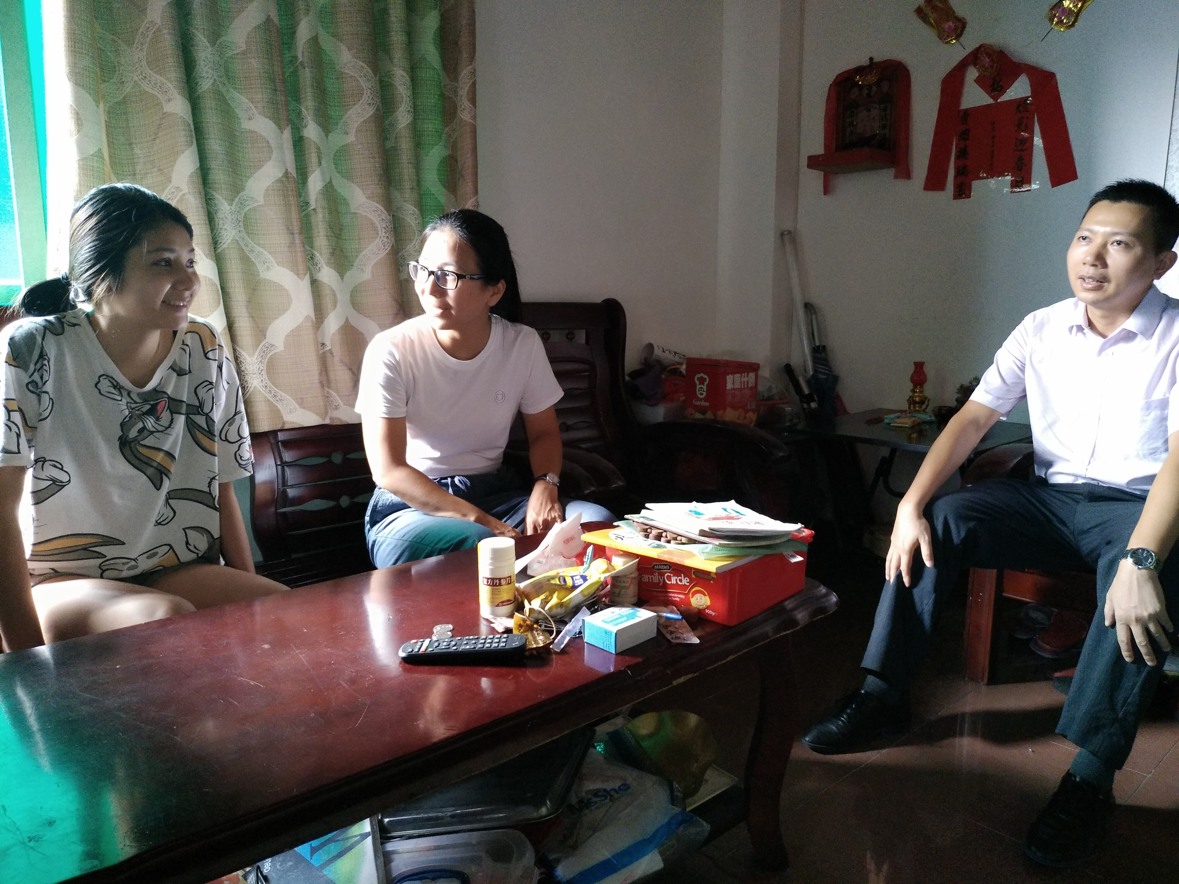 走訪慰問貧困戶2.jpg 走訪慰問貧困戶2.jpg