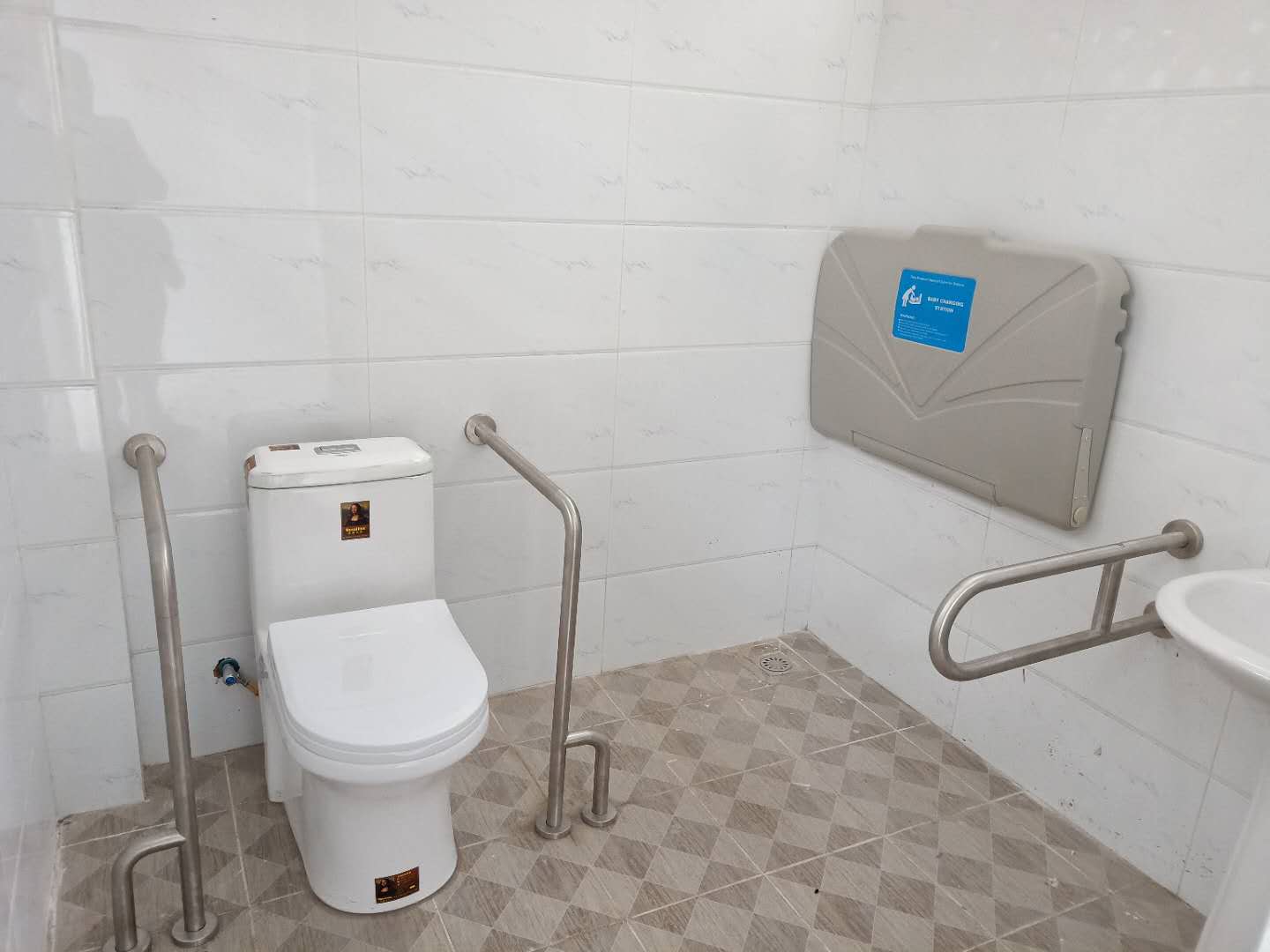 八一垺沖村公廁墻身第三衛(wèi)生間.jpg 八一垺沖村公廁墻身第三衛(wèi)生間.jpg